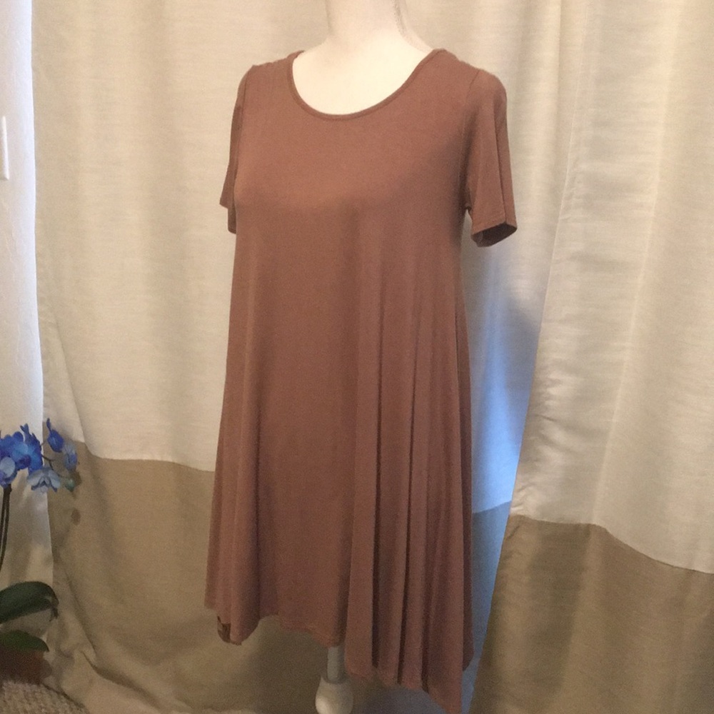 Beautiful brown color!  Soft and comfortable